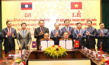  Tiếp tục thắt chặt tình hữu nghị Bắc Ninh - Hủa Phăn